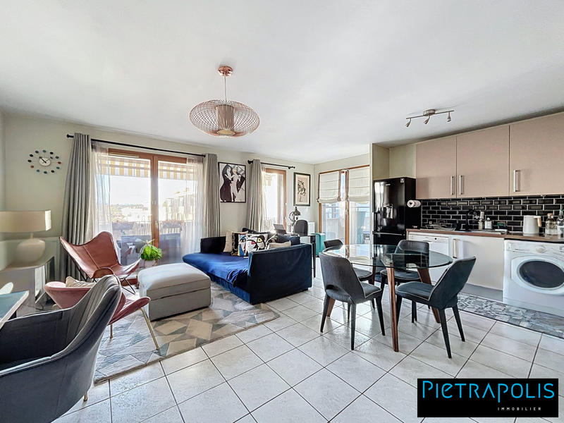 Appartement - 82 m² - 4 pièces