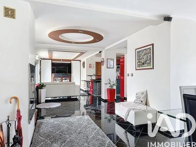 Maison - 205 m² - 6 pièces