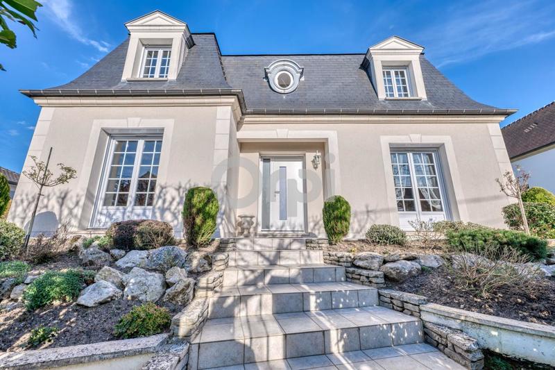 Maison - 180 m² - 6 pièces