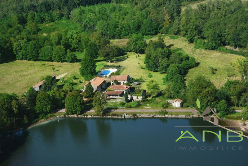 Maison - 216 m² - 7 pièces