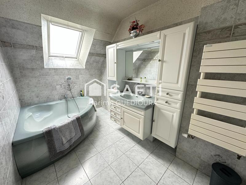 Maison - 138 m² - 7 pièces