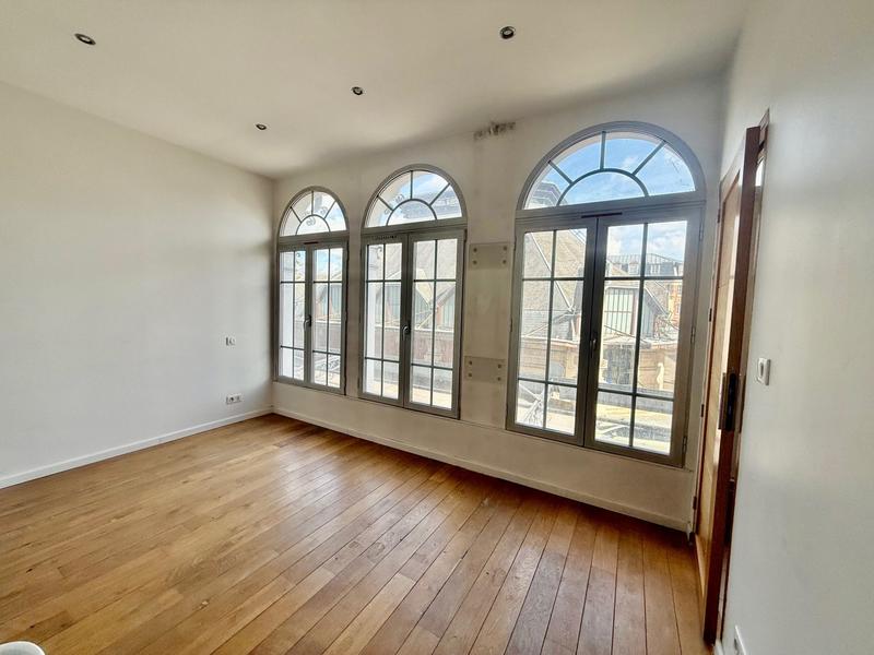 Appartement - 209 m² - 6 pièces