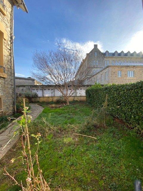 Maison de ville - 150 m² - 9 pièces