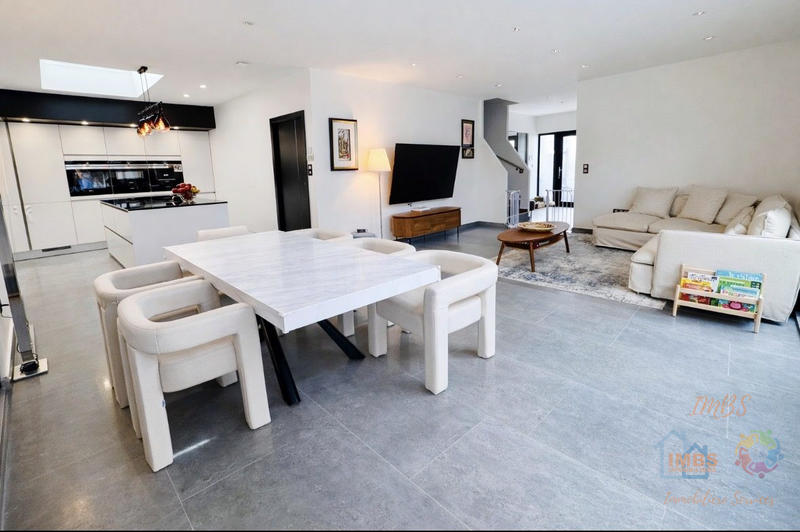 Maison contemporaine - 210 m² - 7 pièces