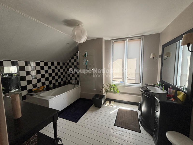 Maison - 192 m² - 8 pièces