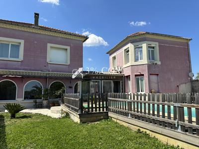 Maison chambre d'hôtes - 286 m² - 10 pièces