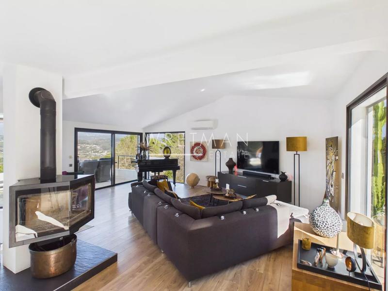 Villa - 291 m² - 5 pièces