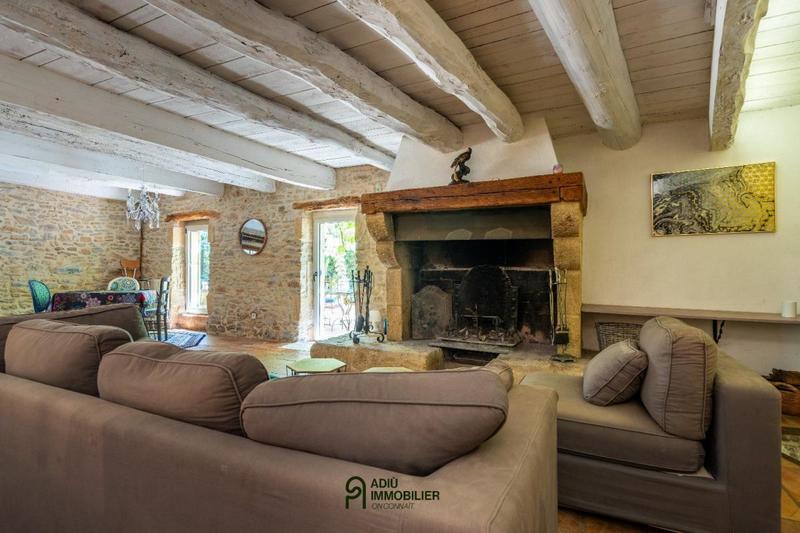 Propriété - 406 m² - 9 pièces