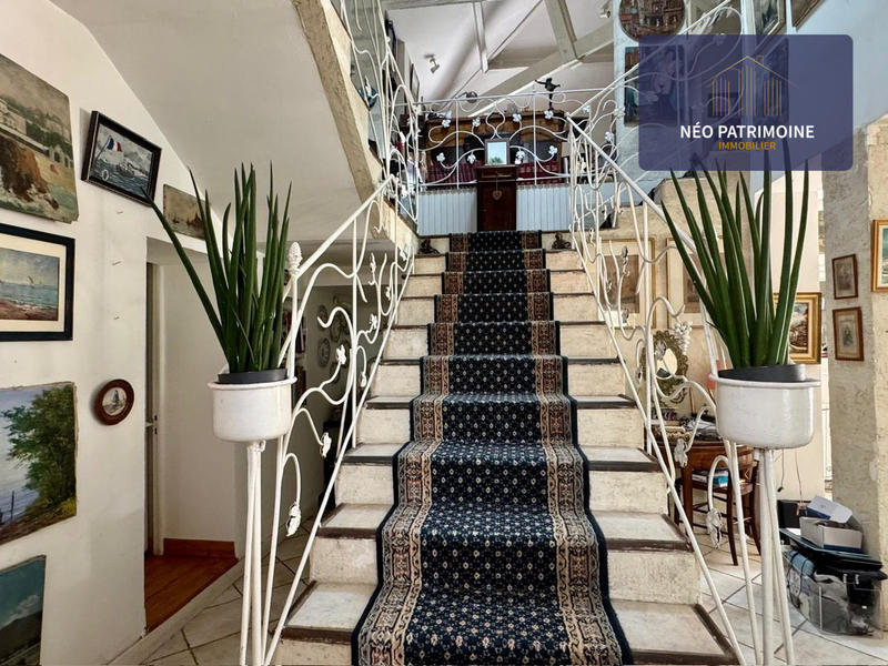 Maison ancienne - 300 m² - 12 pièces