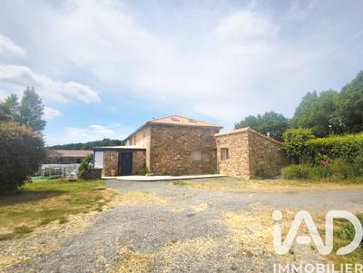 Maison - 237 m² - 9 pièces