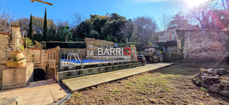 Maison traditionnelle - 300 m² - 16 pièces