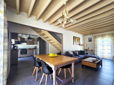 Maison - 98 m² - 6 pièces