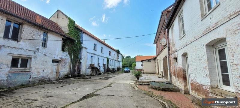 Maison - 310 m² - 11 pièces