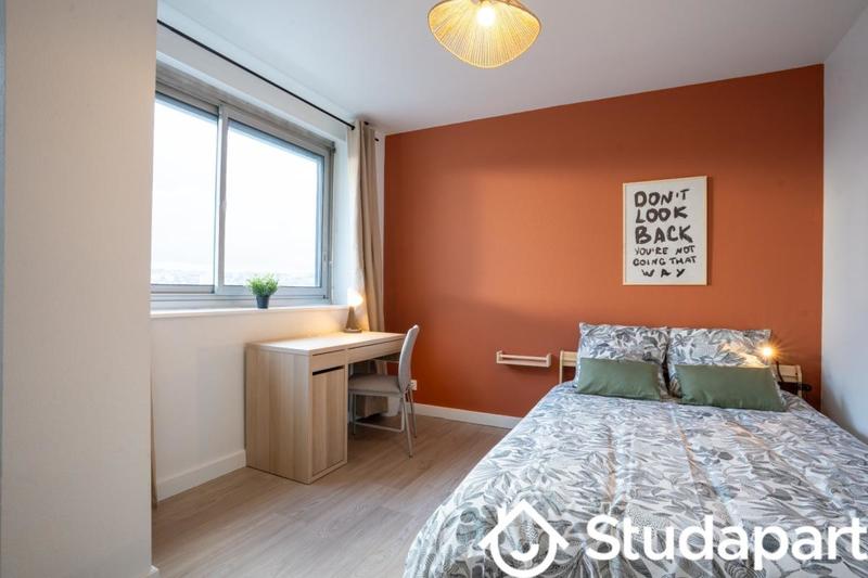 Chambre - 10 m² - 1 pièce