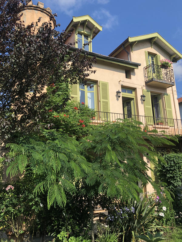 Maison - 185 m² - 10 pièces