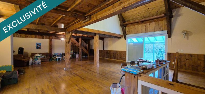 Maison - 302 m² - 9 pièces
