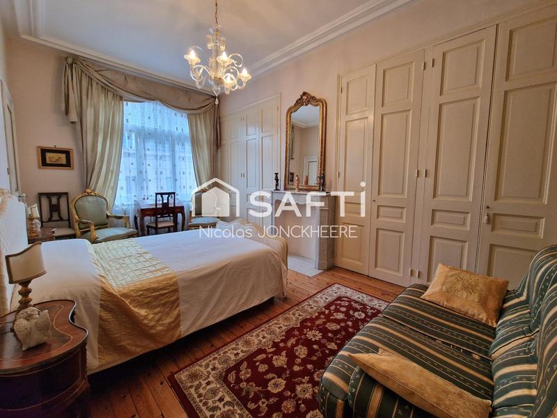 Maison de maîtres - 250 m² - 8 pièces