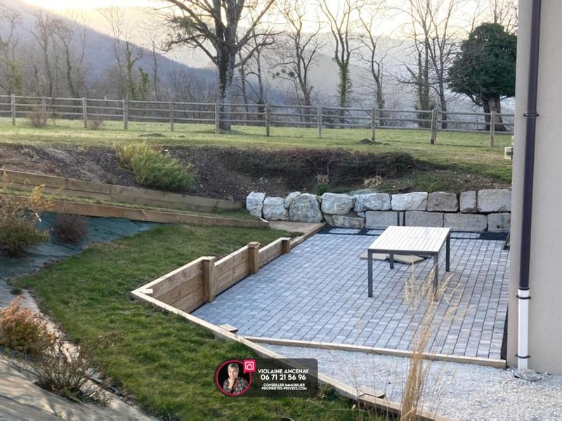 Maison - 320 m² - 7 pièces