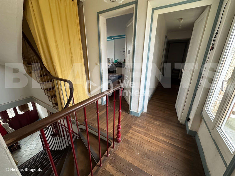 Maison - 280 m² - 8 pièces