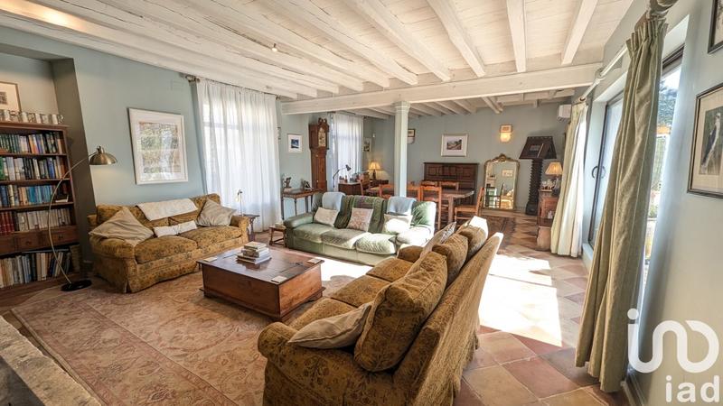 Maison - 305 m² - 9 pièces