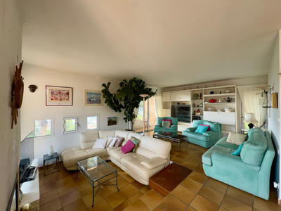 Maison - 250 m² - 5 pièces