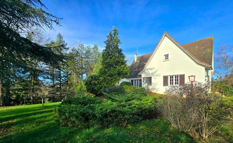 Maison - 166 m² - 6 pièces