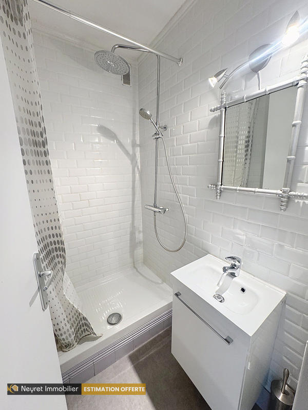 Appartement - 102 m² - 5 pièces