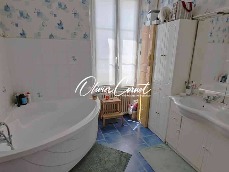 Maison - 169 m² - 9 pièces