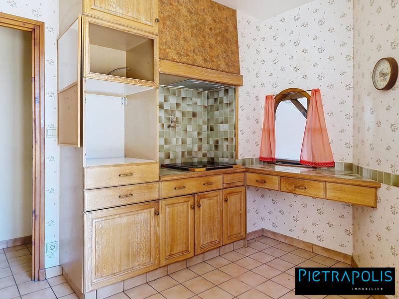 Maison traditionnelle - 222 m² - 8 pièces