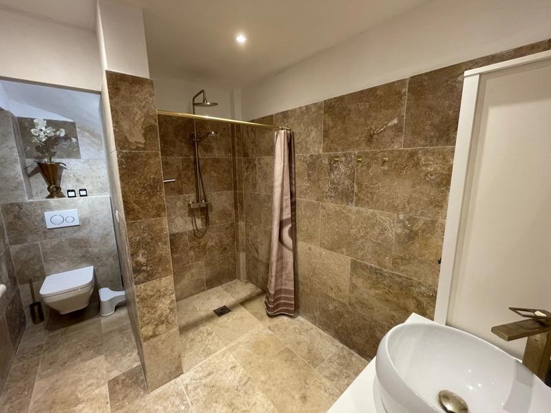 Villa - 260 m² - 6 pièces