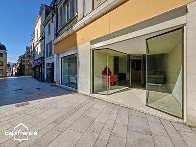 Local commercial - 130 m² - 3 pièces