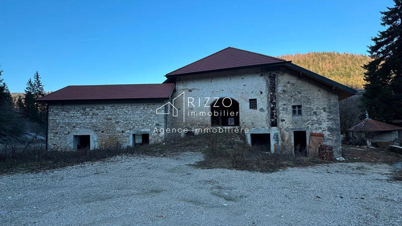 Maison - 804 m² - 3 pièces