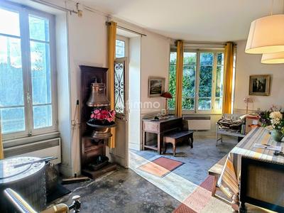 Propriété - 198 m² - 10 pièces