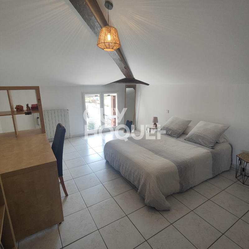 Maison - 210 m² - 215 pièces