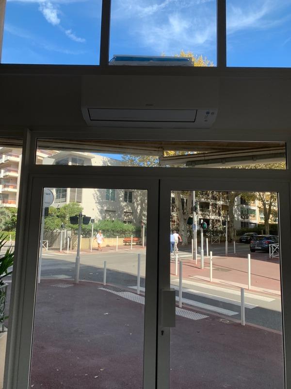 Local commercial - 147 m² - 2 pièces