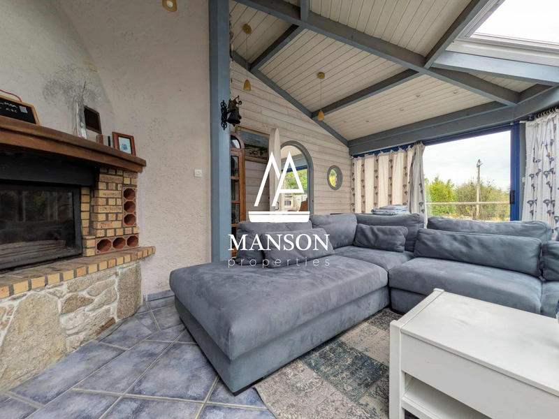 Maison traditionnelle - 386 m² - 10 pièces