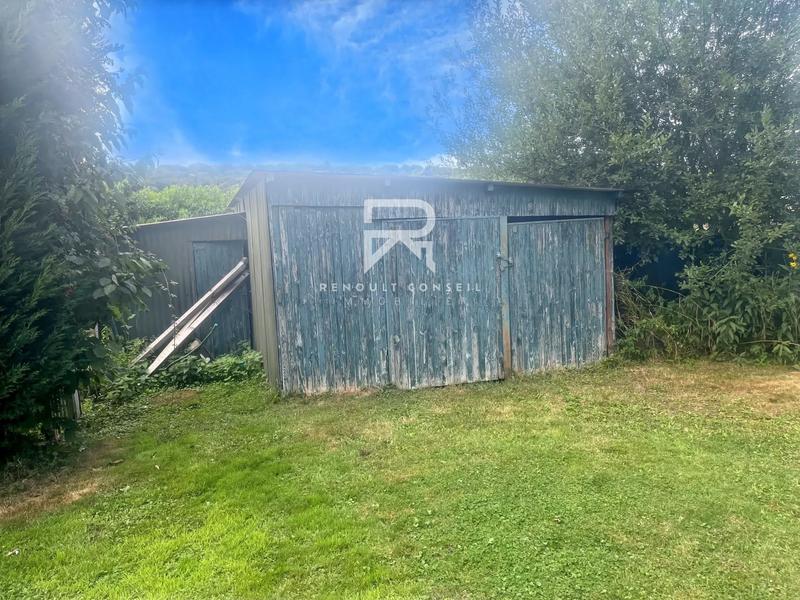 Maison - 1 000 m² - 8 pièces