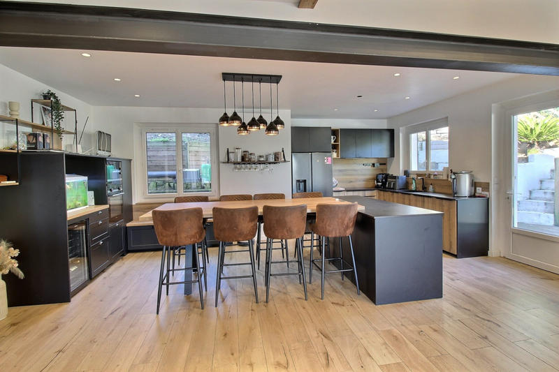 Maison - 105 m² - 5 pièces