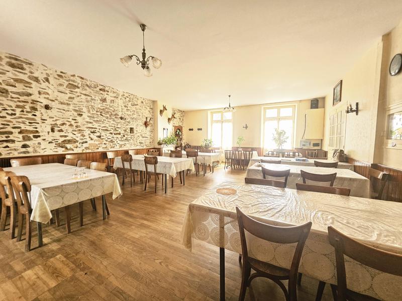 Maison - 241 m² - 6 pièces