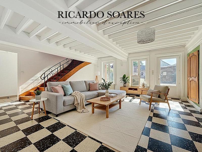 Propriété - 257 m² - 10 pièces