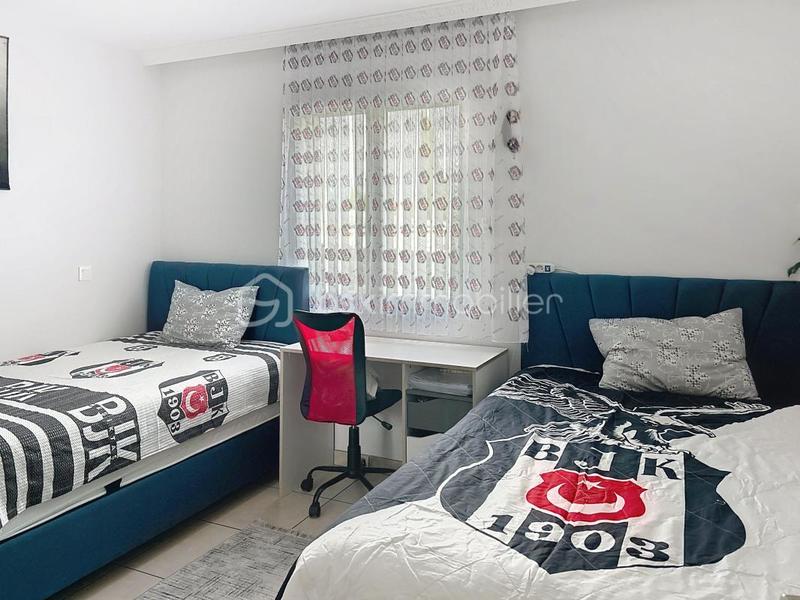 Maison - 90 m² - 5 pièces