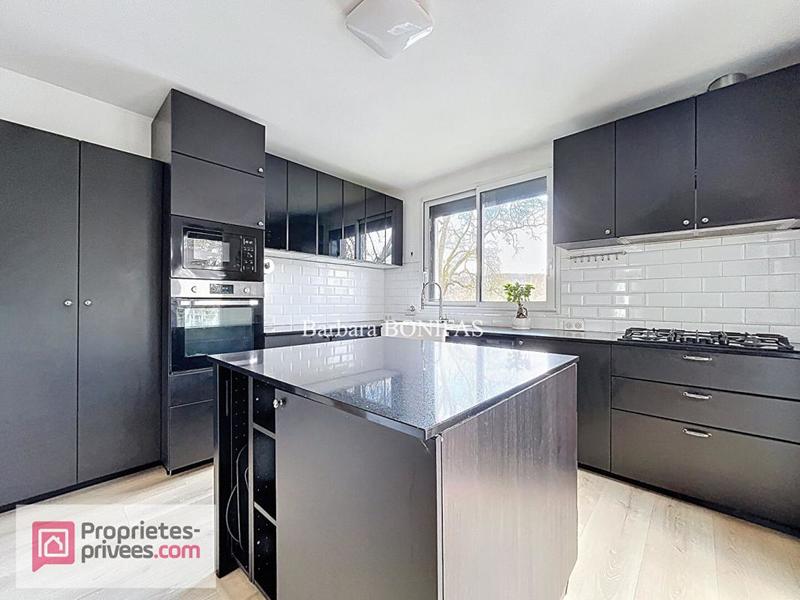 Maison - 180 m² - 5 pièces