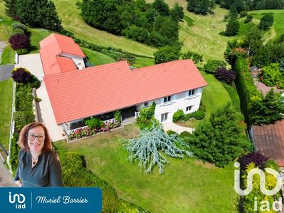 Maison - 208 m² - 8 pièces