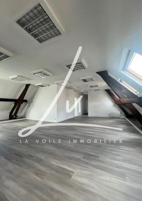 Bureau - 143 m² - 5 pièces