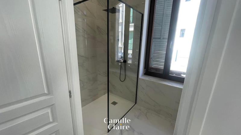 Appartement - 92 m² - 5 pièces