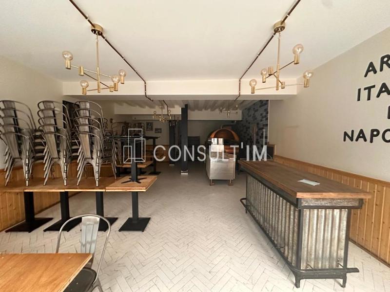 Local commercial - 122 m²