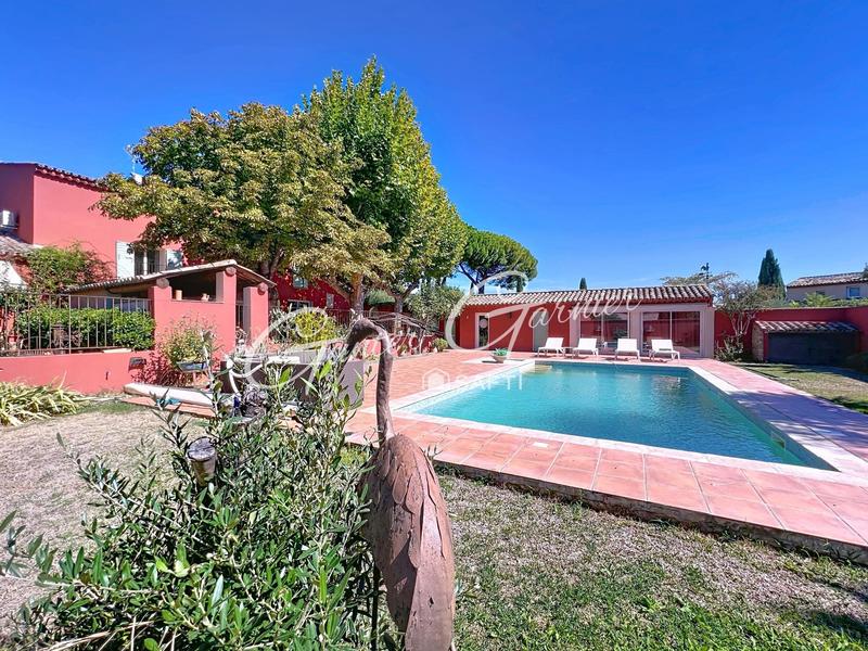 Maison - 480 m² - 16 pièces