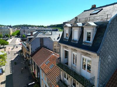 Appartement - 161 m² - 8 pièces