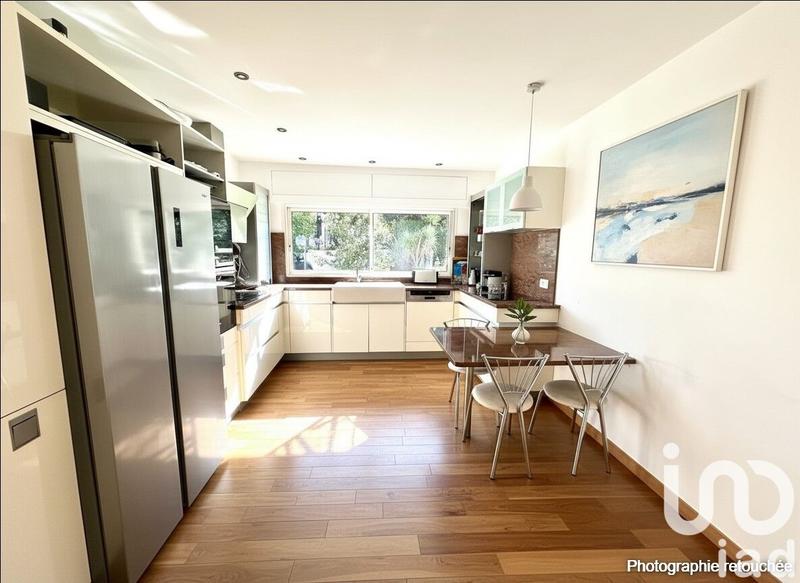 Maison - 280 m² - 7 pièces