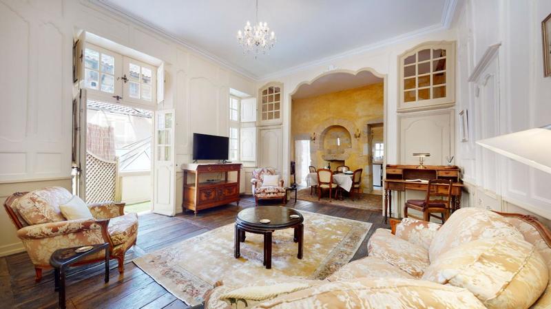 Appartement - 95 m² - 6 pièces